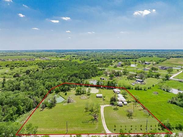 5 Acres of Residential Land with Home for Sale in Terrell, Texas