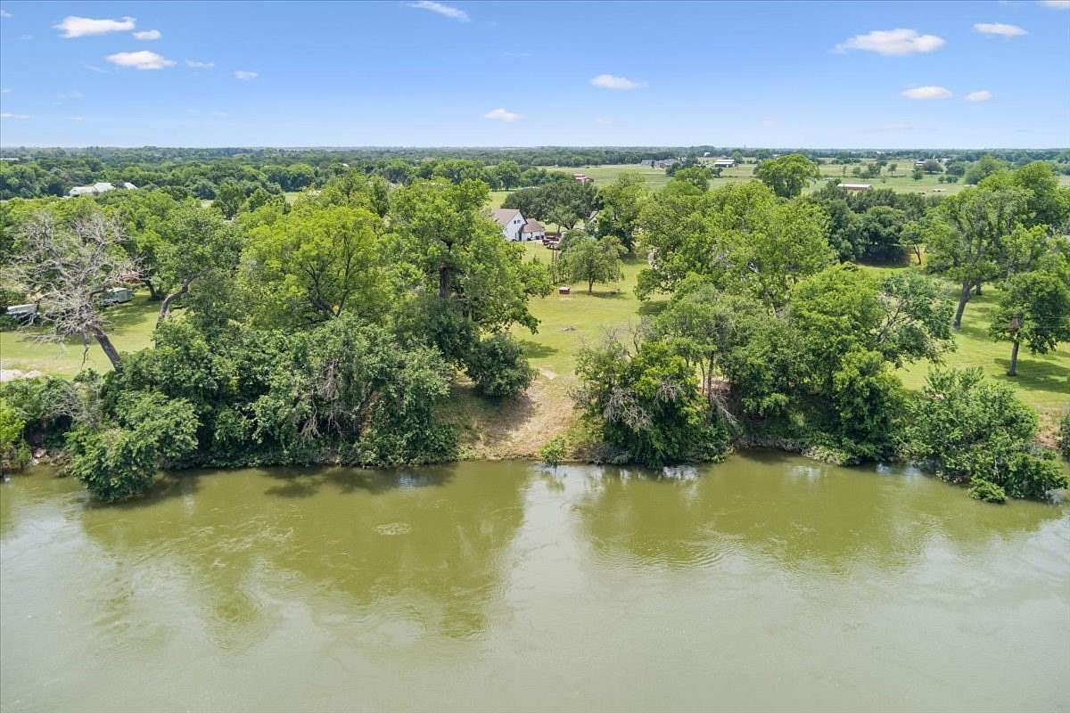 3 Acres of Land with Home for Sale in Waco, Texas