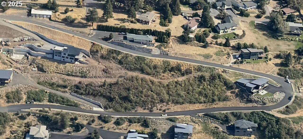 2.37 Acres of Residential Land for Sale in White Salmon, Washington