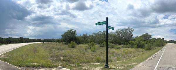 1 Acre of Residential Land for Sale in Canyon Lake, Texas