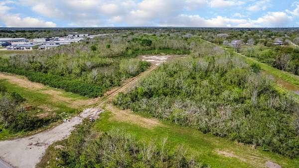 21.7 Acres of Mixed-Use Land for Sale in Rosharon, Texas
