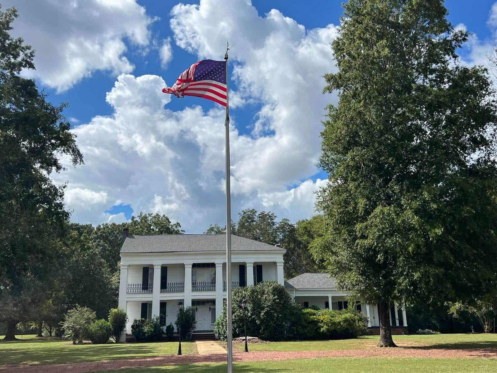 12 Acres of Land with Home for Sale in Marion, Alabama