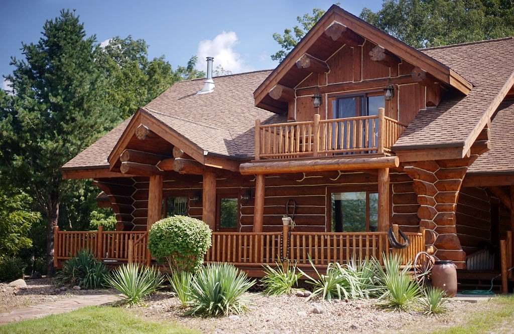 6.1 Acres of Land with Home for Sale in Ottawa, Illinois