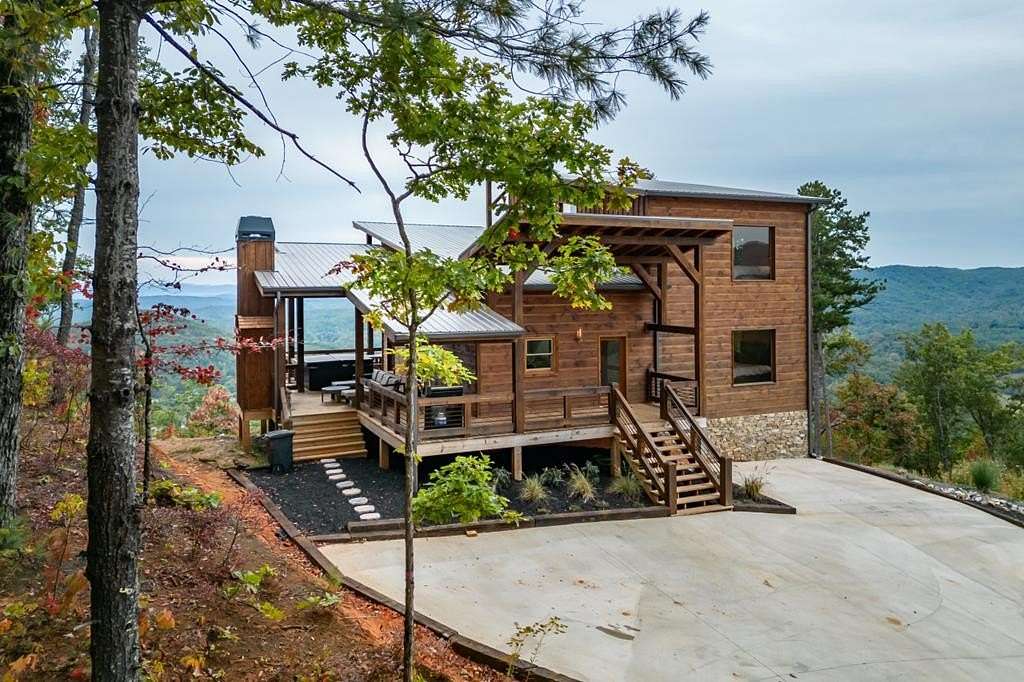 2 Acres of Residential Land with Home for Sale in Epworth, Georgia