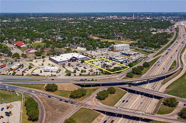 1.33 Acres of Commercial Land for Sale in Waco, Texas