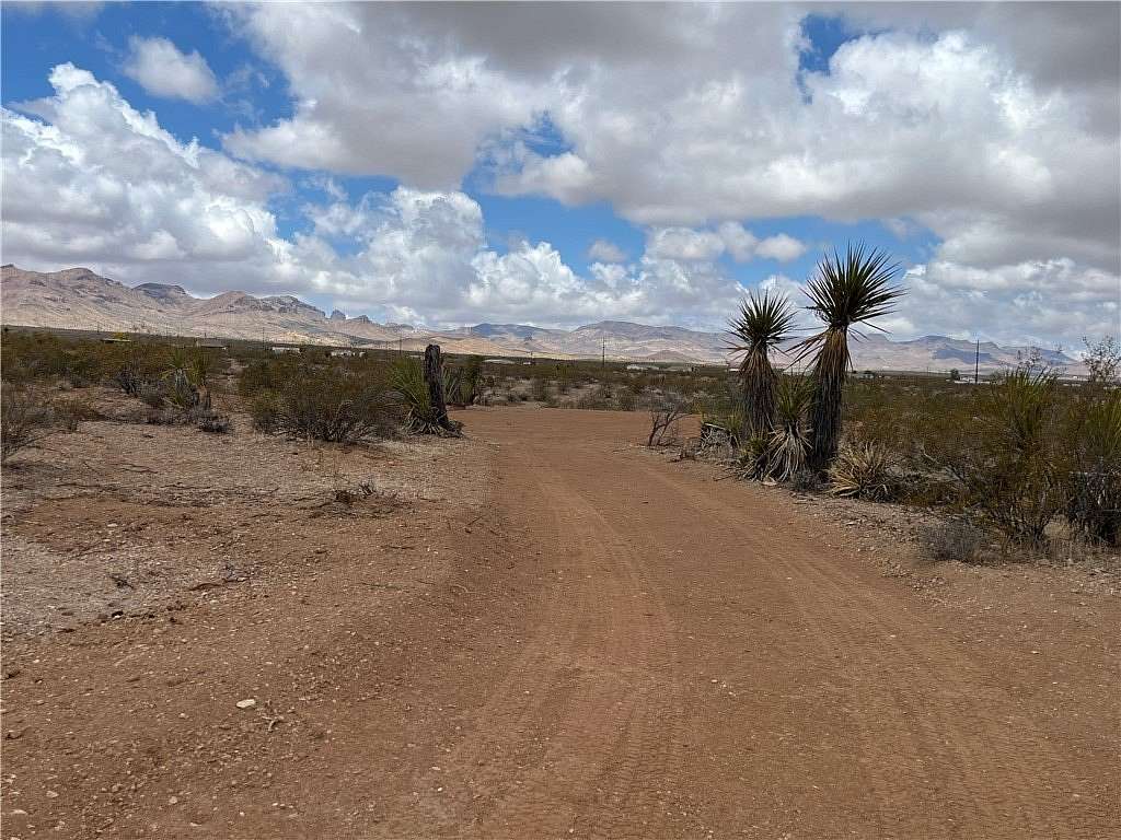 2.35 Acres of Residential Land for Sale in Golden Valley, Arizona
