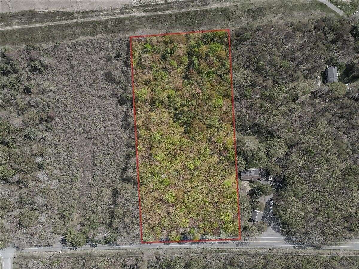 6 Acres of Mixed-Use Land for Sale in Blakeslee, Pennsylvania