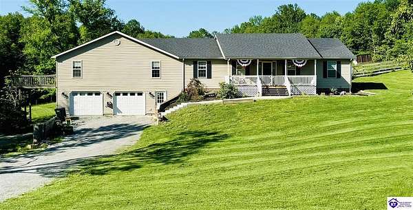 2.83 Acres of Residential Land with Home for Sale in Summersville, Kentucky