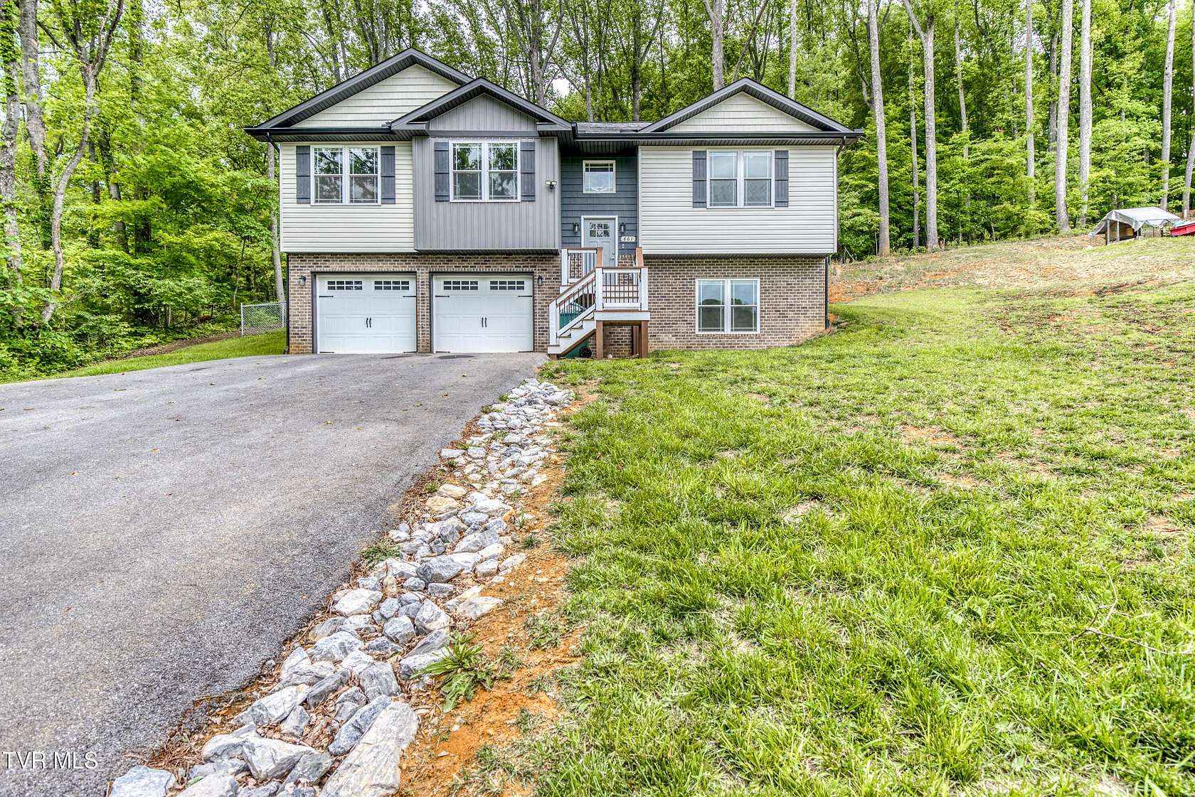 1.52 Acres of Residential Land with Home for Sale in Kingsport, Tennessee