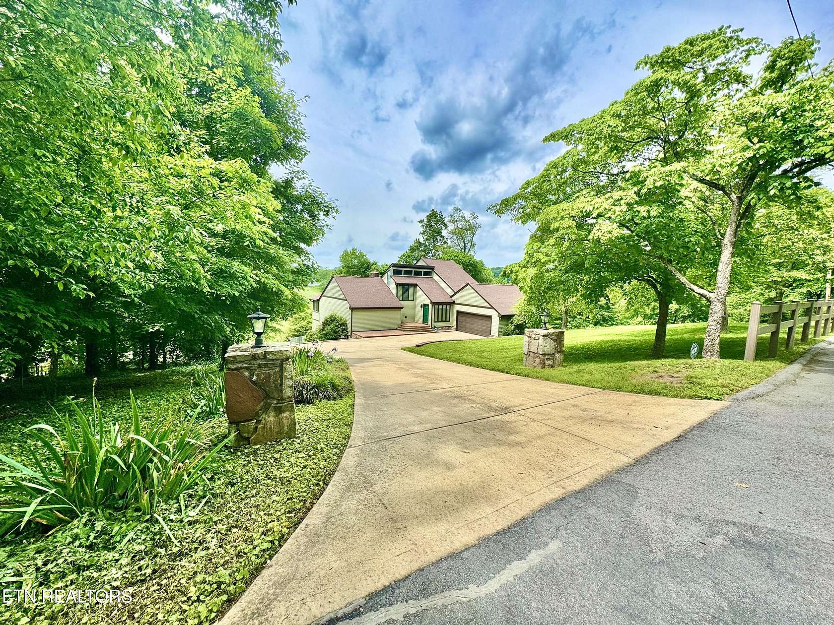 2.4 Acres of Residential Land with Home for Sale in Tazewell, Tennessee