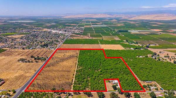 65.4 Acres of Land for Sale in Ivanhoe, California