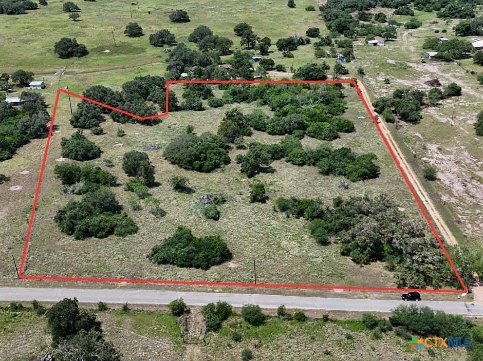 8 Acres of Residential Land for Sale in Refugio, Texas