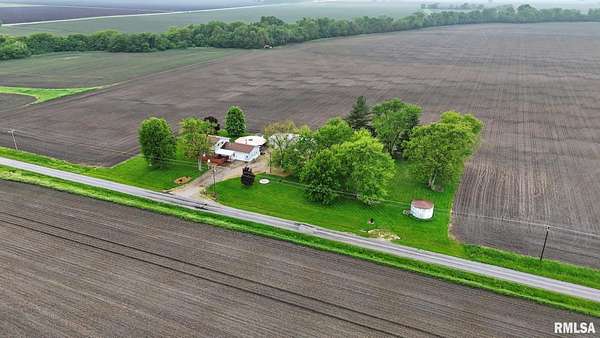 1.5 Acres of Residential Land with Home for Sale in Virden, Illinois