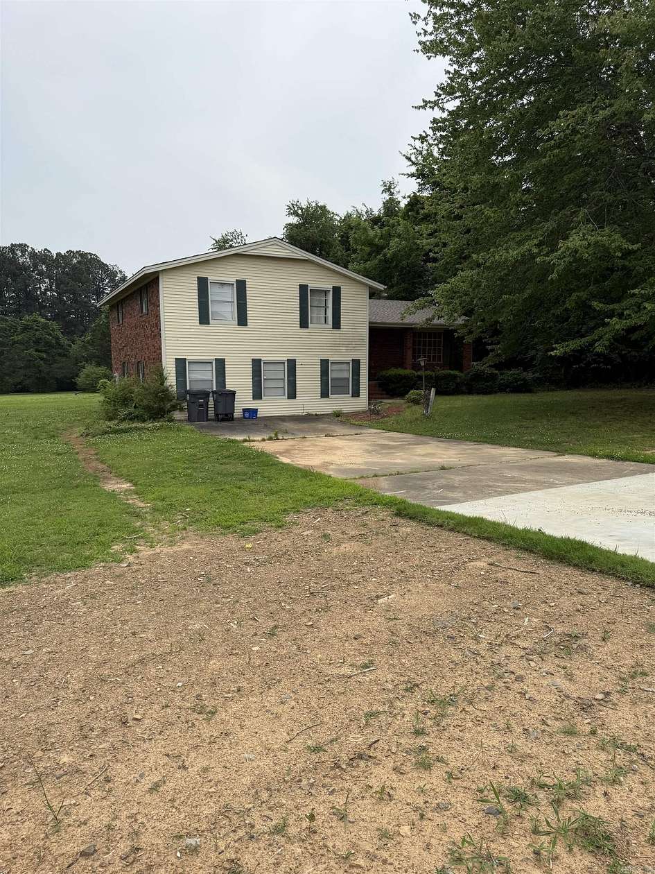 1.5 Acres of Land with Home for Sale in Searcy, Arkansas