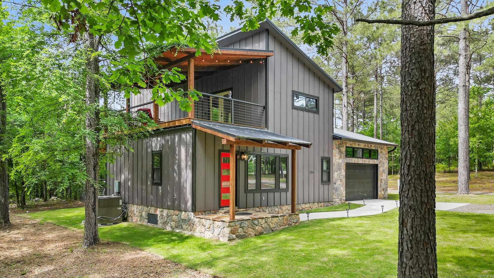 2 Acres of Residential Land with Home for Sale in Murfreesboro, Arkansas