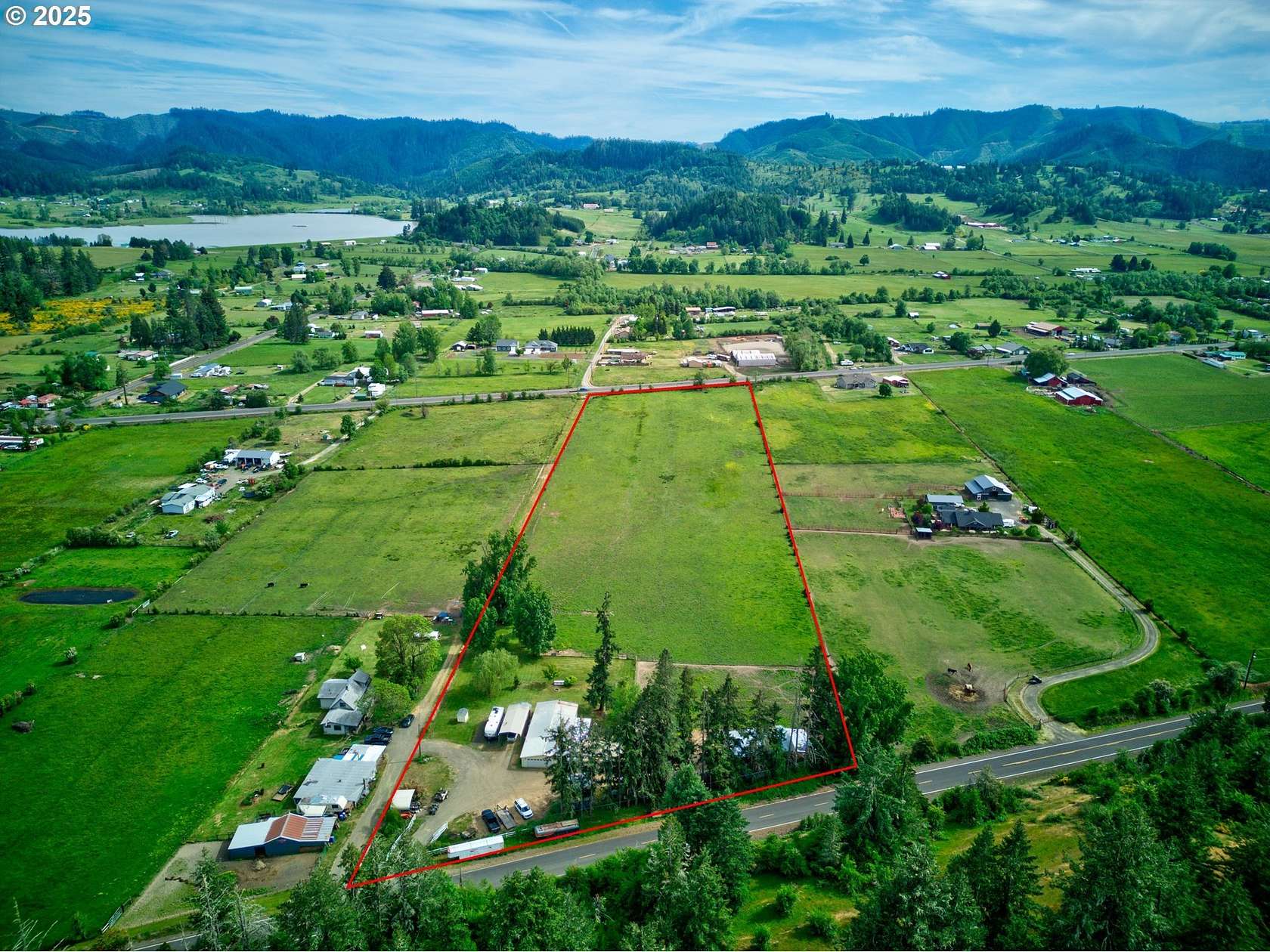 9.74 Acres of Land with Home for Sale in Sutherlin, Oregon
