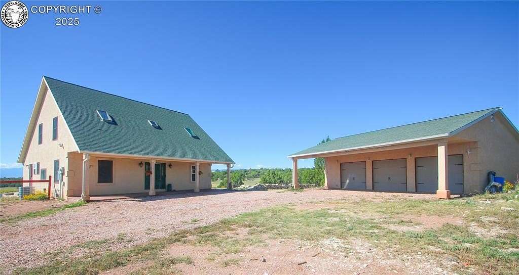 20.5 Acres of Land with Home for Sale in Penrose, Colorado