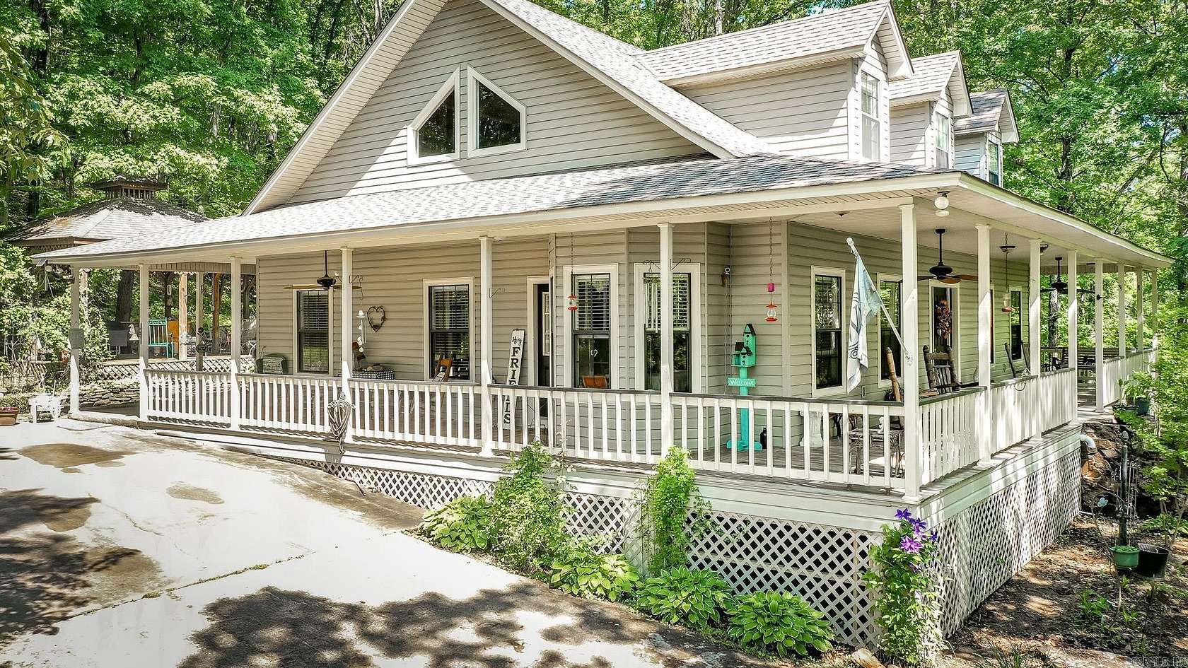 5 Acres of Residential Land with Home for Sale in Clinton, Arkansas