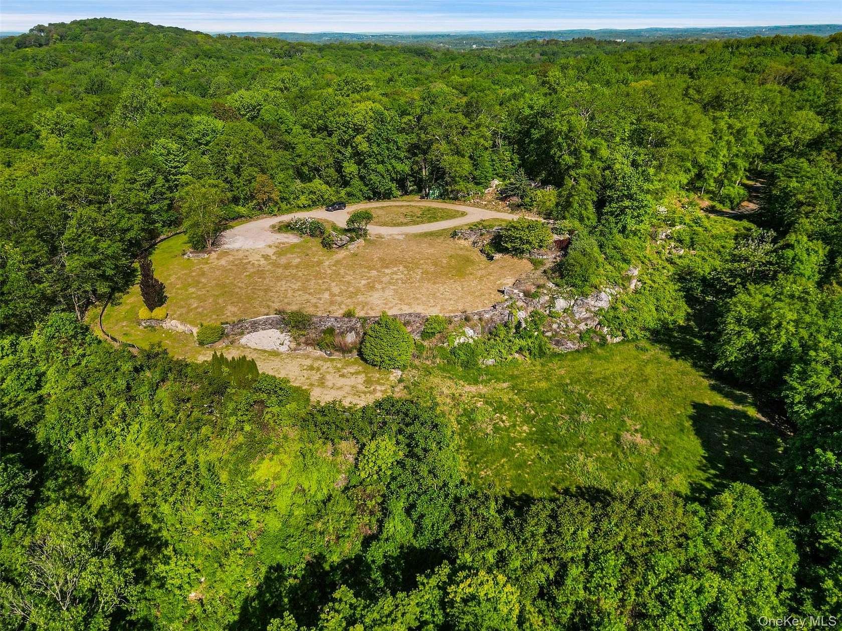 33 Acres of Land for Sale in Katonah, New York