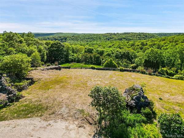 33 Acres of Land for Sale in Katonah, New York