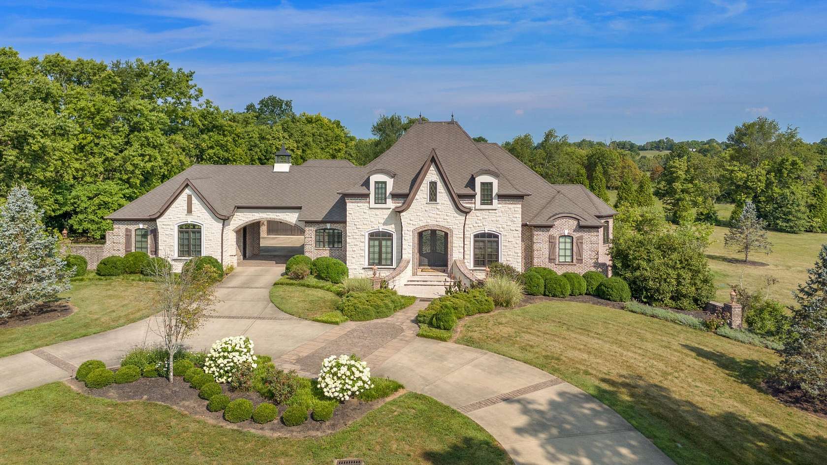 5 Acres of Residential Land with Home for Sale in Nicholasville, Kentucky