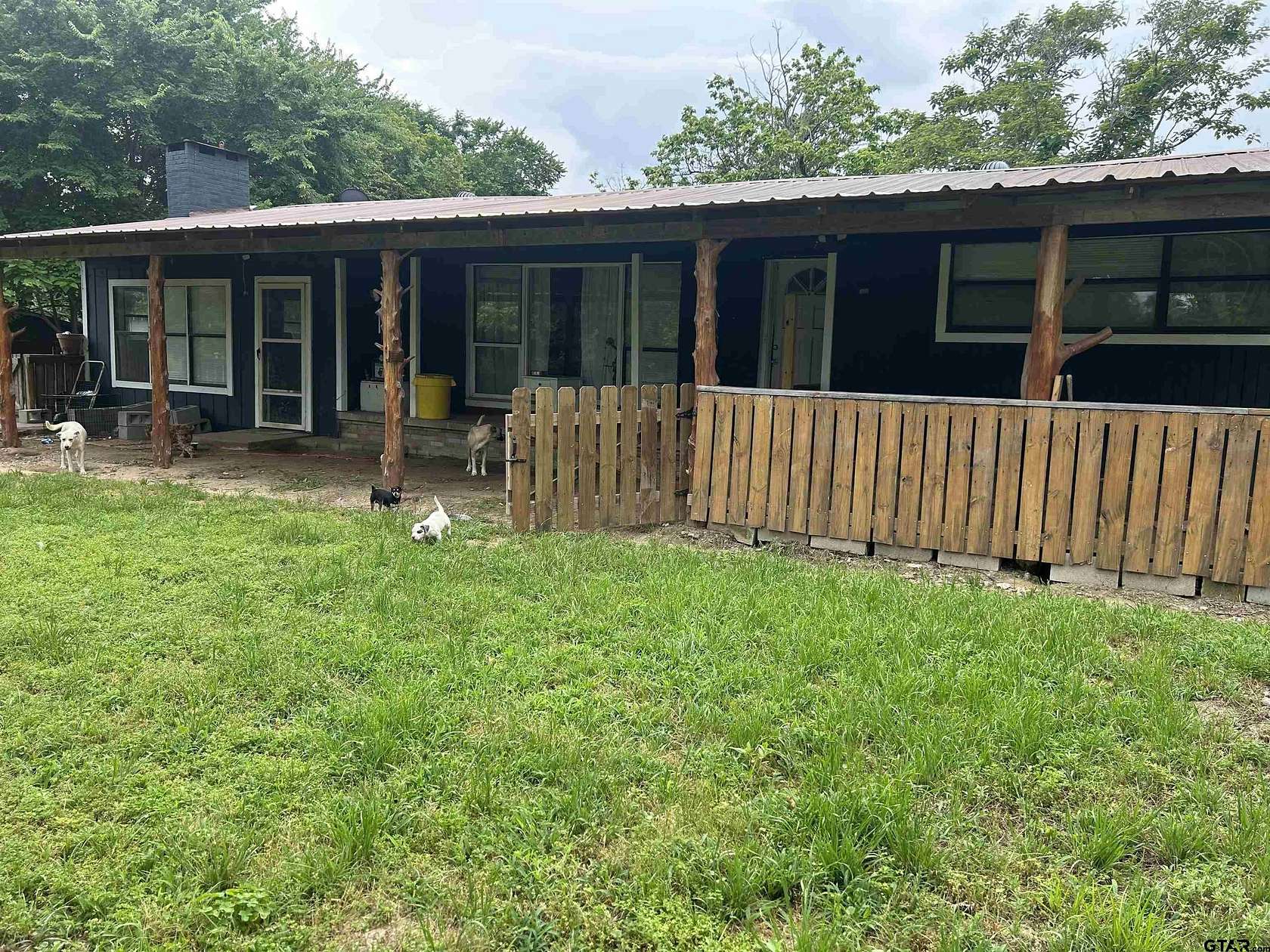 9.76 Acres of Residential Land with Home for Sale in Murchison, Texas