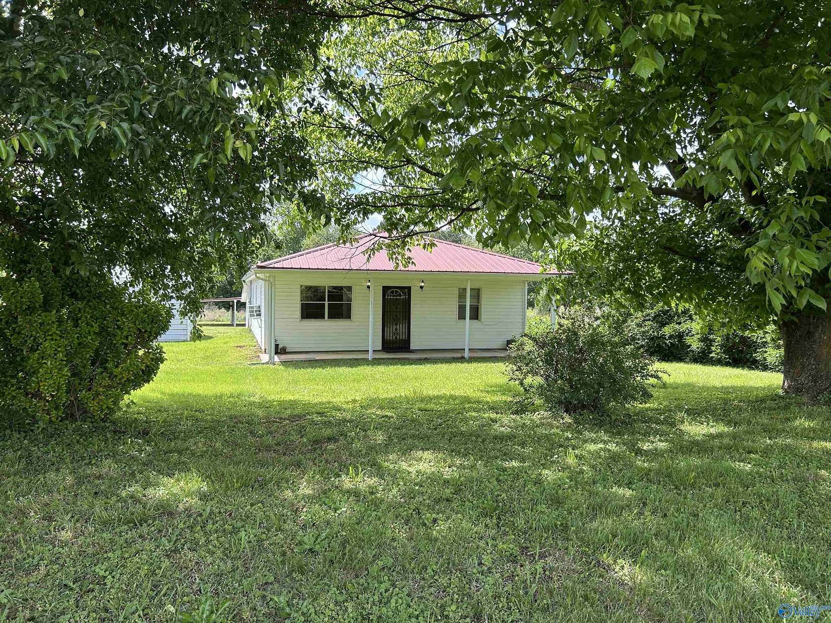 10 Acres of Residential Land with Home for Sale in Athens, Alabama