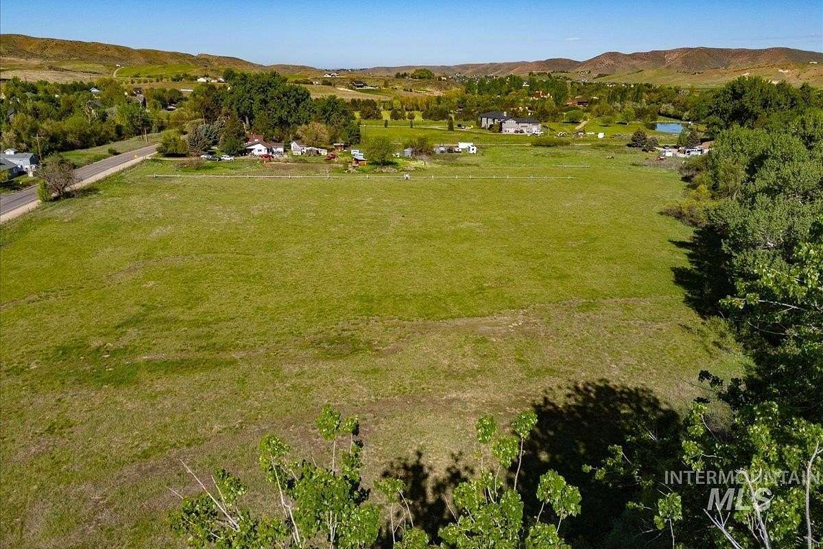 20.4 Acres of Agricultural Land with Home for Sale in Boise, Idaho