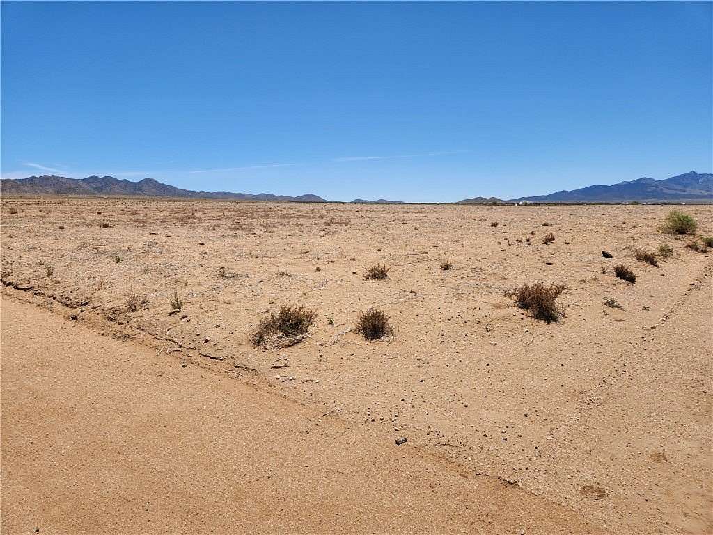 1.2 Acres of Land for Sale in Kingman, Arizona