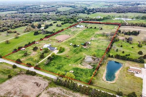 22.5 Acres of Agricultural Land with Home for Sale in Valley View, Texas