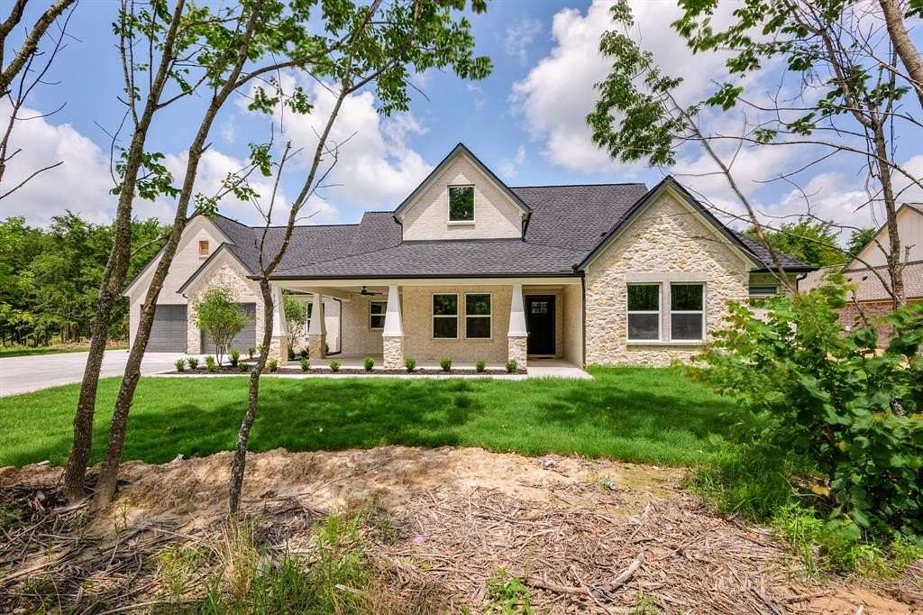 3 Acres of Residential Land with Home for Sale in Lone Oak, Texas