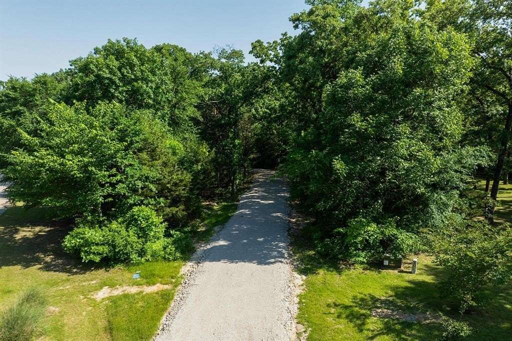 5 Acres of Residential Land for Sale in Greenville, Texas