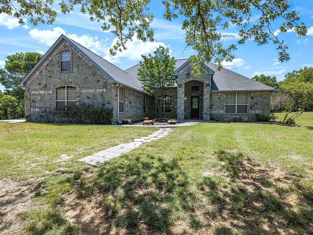 82.9 Acres of Agricultural Land with Home for Sale in Sunset, Texas