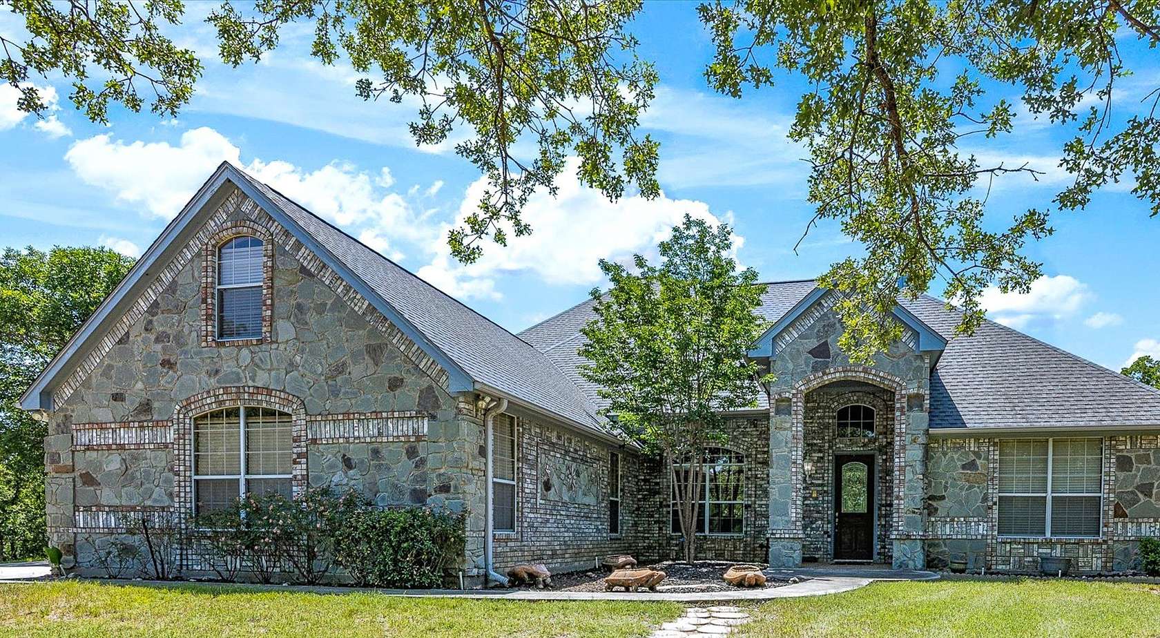 82.9 Acres of Land with Home for Sale in Sunset, Texas