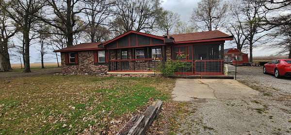 2.53 Acres of Residential Land with Home for Sale in Walnut Ridge, Arkansas