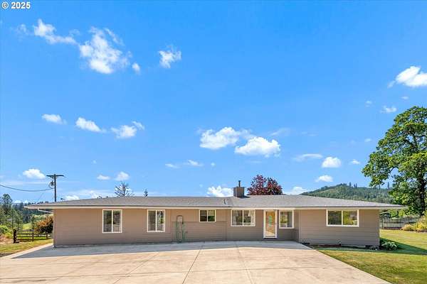 5.35 Acres of Residential Land with Home for Sale in Lebanon, Oregon