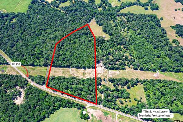 18 Acres of Land for Sale in Mount Vernon, Texas