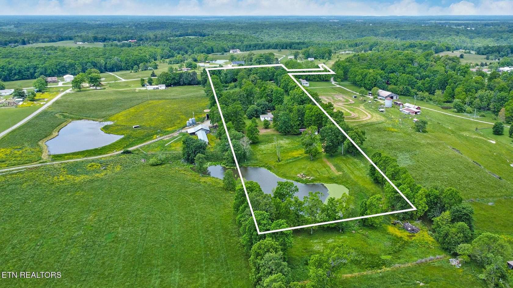 10 Acres of Land with Home for Sale in Crossville, Tennessee