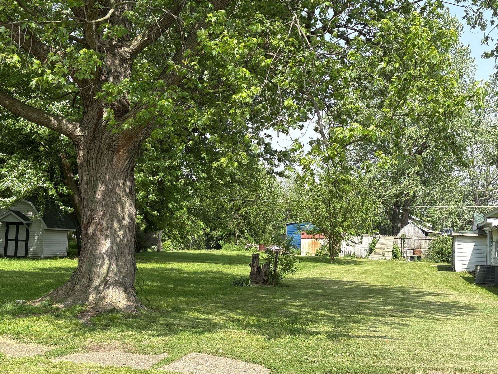 Residential Land for Sale in Carlinville, Illinois