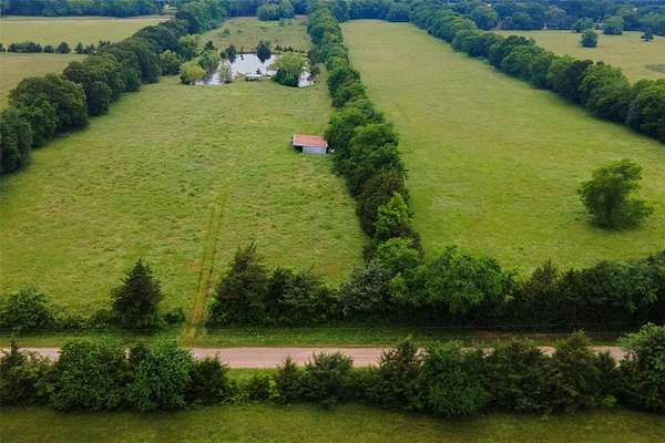 14.9 Acres of Land for Sale in Paris, Texas