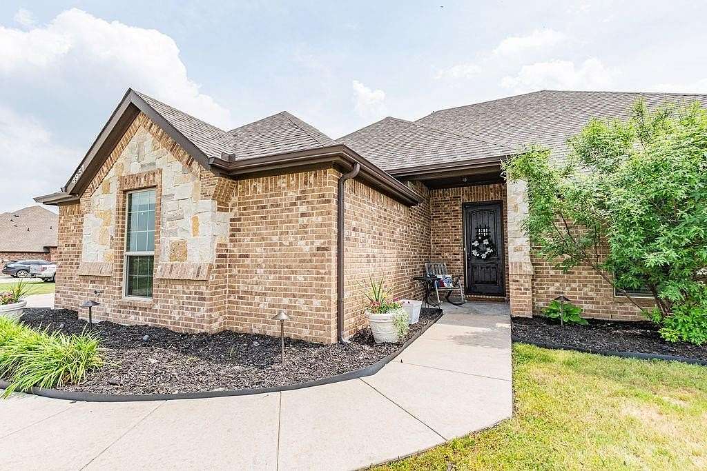 1.59 Acres of Residential Land with Home for Sale in Caddo Mills, Texas