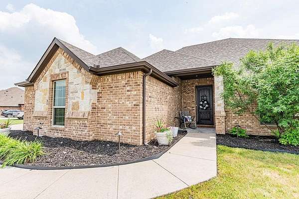 1.59 Acres of Residential Land with Home for Sale in Caddo Mills, Texas