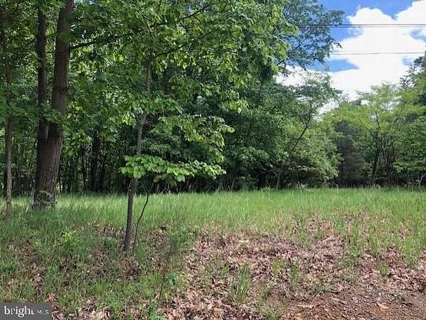 1.38 Acres of Residential Land for Sale in Hedgesville, West Virginia