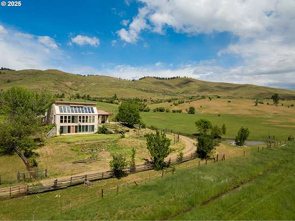 89.7 Acres of Land with Home for Sale in Halfway, Oregon