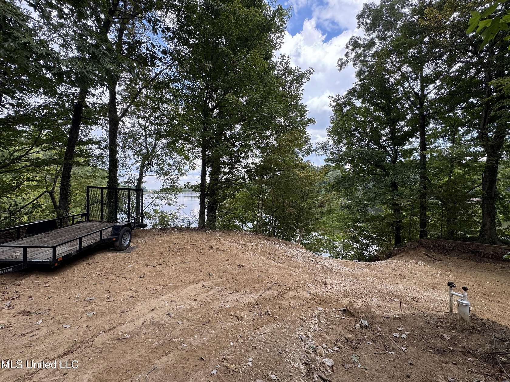 0.99 Acres of Residential Land for Sale in Hernando, Mississippi