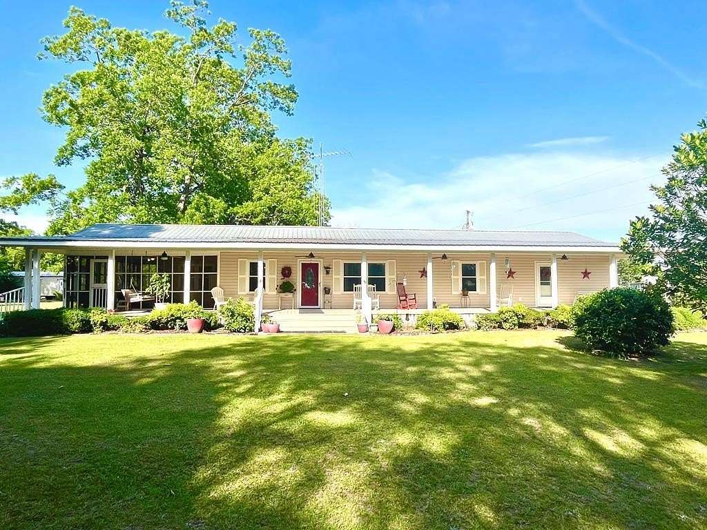 3.14 Acres of Residential Land with Home for Sale in Columbia, Alabama