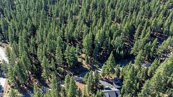 1 Acre of Residential Land for Sale in Truckee, California