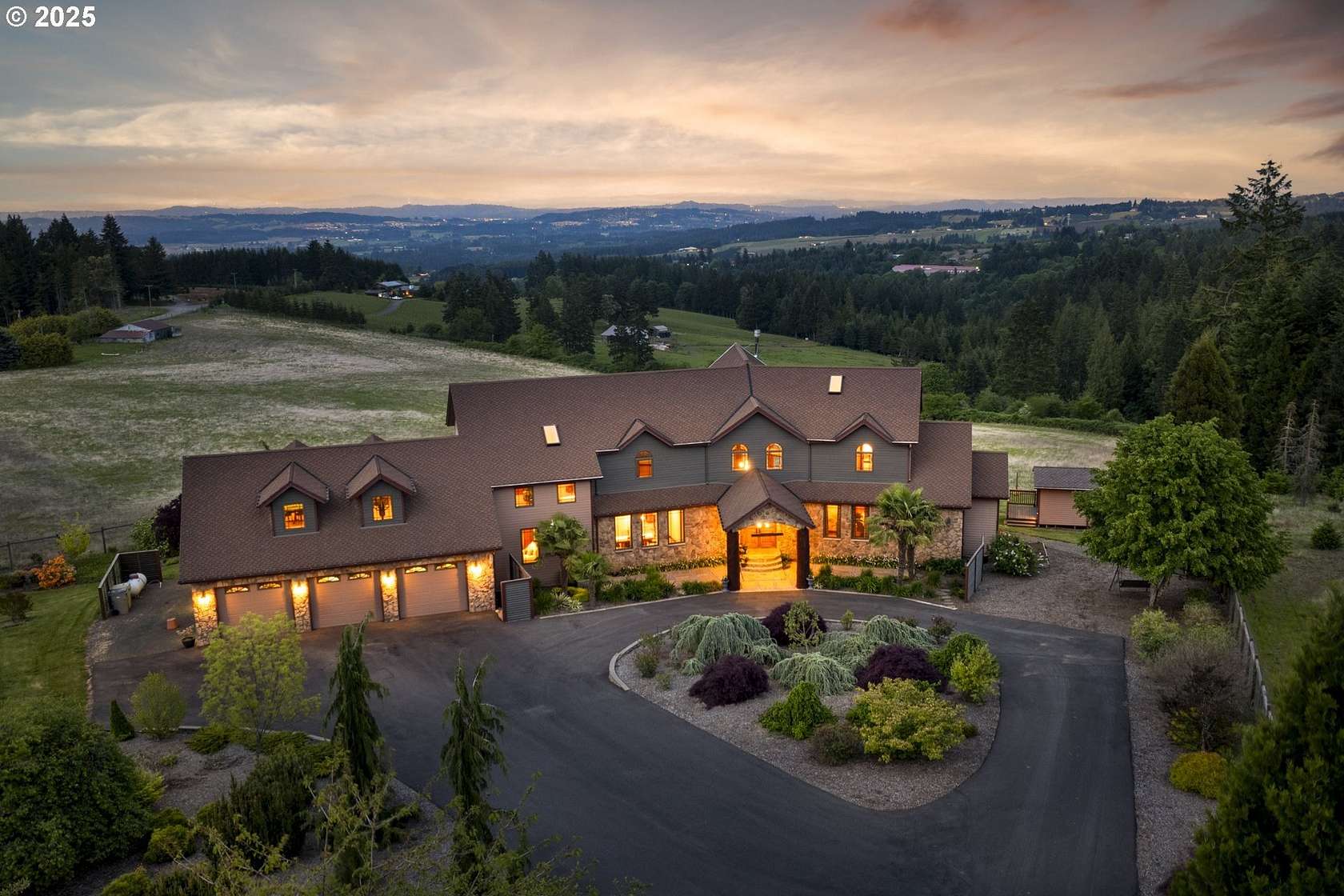 38.4 Acres of Agricultural Land with Home for Sale in Newberg, Oregon