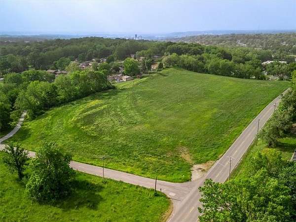 10.3 Acres of Land for Sale in St. Joseph, Missouri