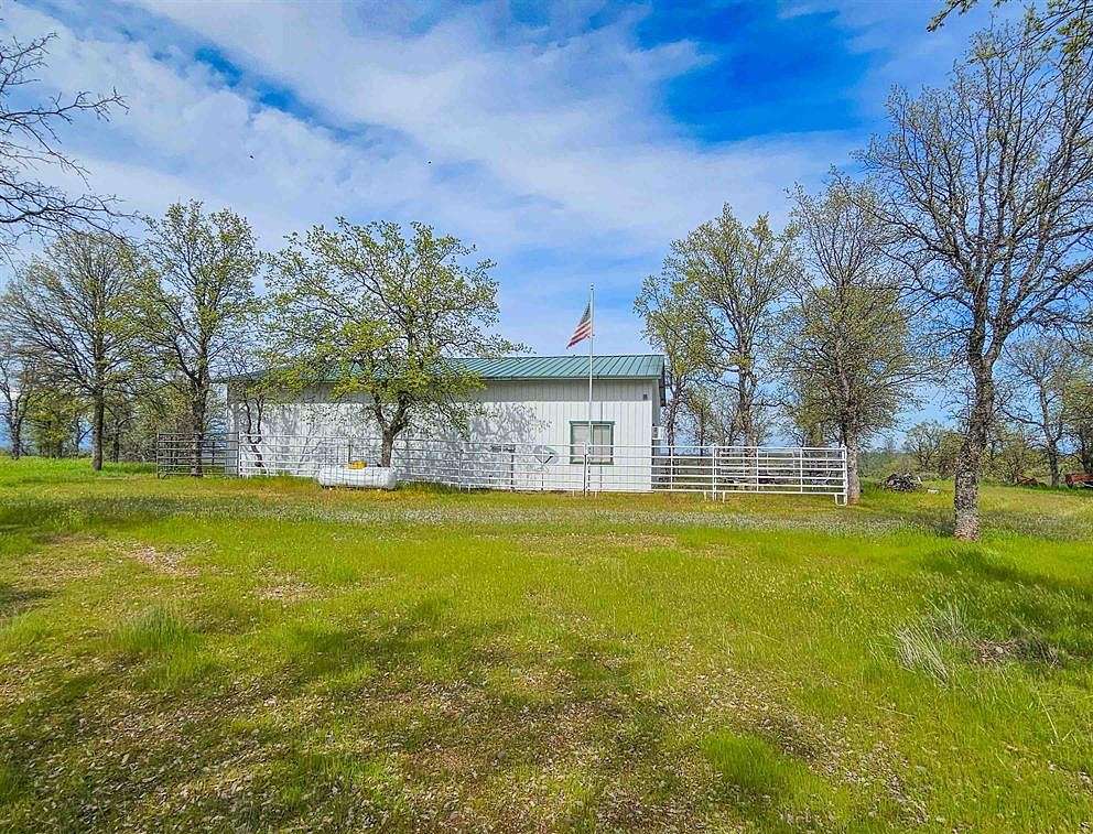 149 Acres of Land with Home for Sale in Red Bluff, California